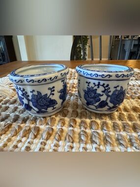 Bombay Pair of Small Cache Pots / Votives